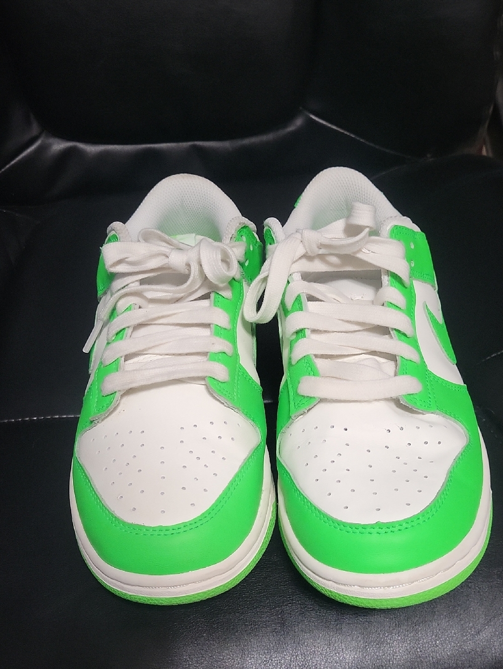 Nike Wimens Dunks Low-Top Sneakers in White and Neon Green 9.5 I - Picture 2 of 6